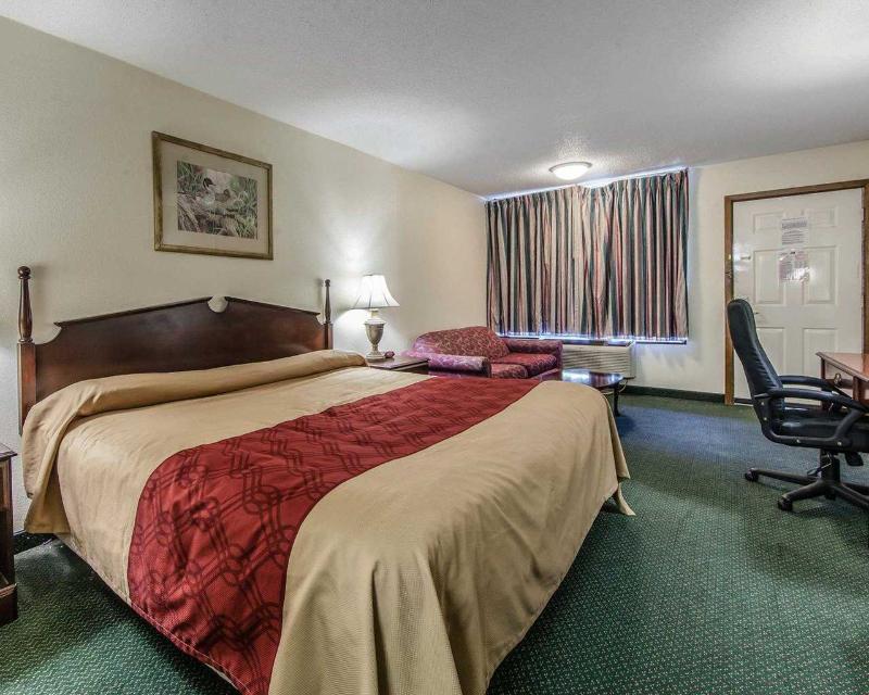 Red Roof Inn Dandridge Exterior photo