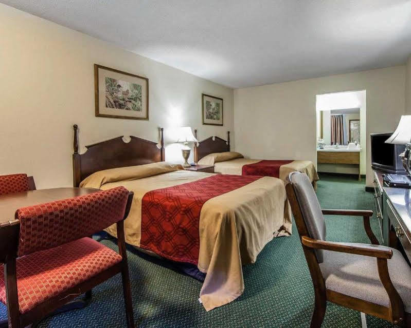 Red Roof Inn Dandridge Exterior photo